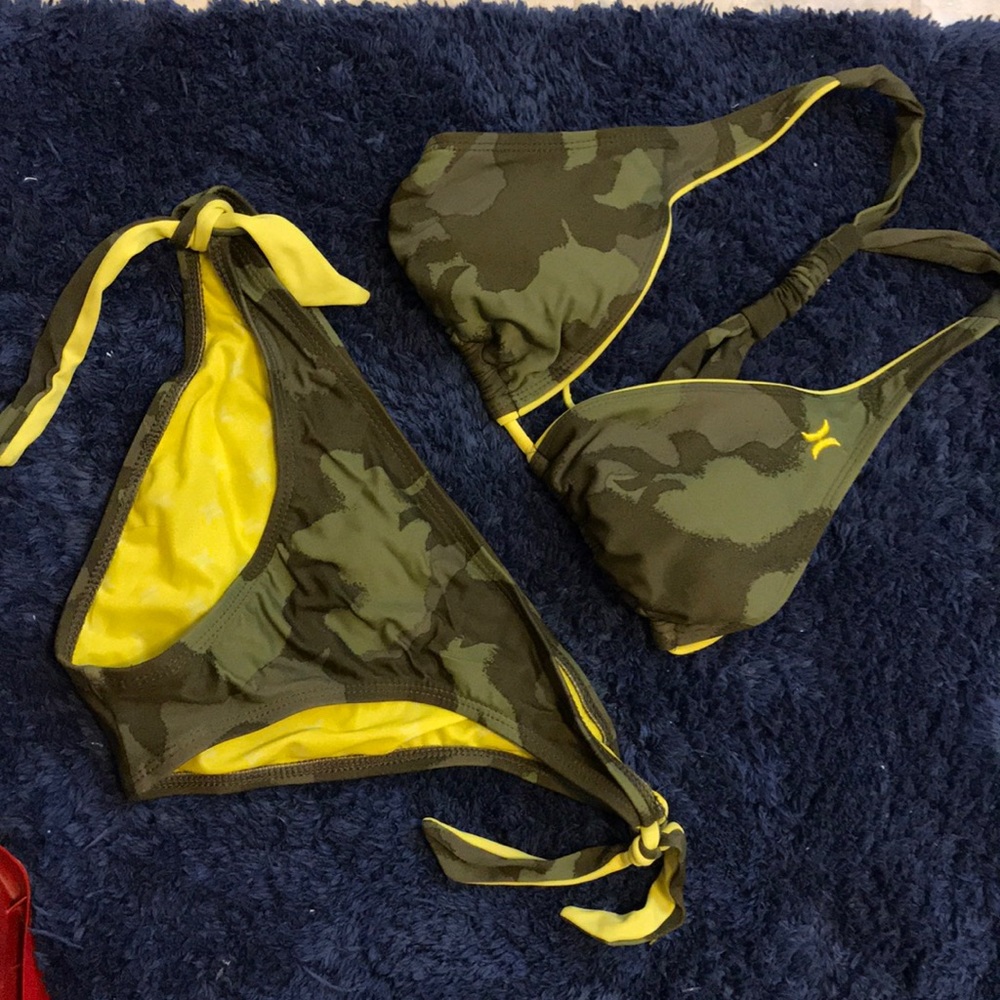 Hurley camo bikini